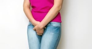 Lee más sobre el artículo Incontinencia Femenina: 5 Tratamientos Eficaces